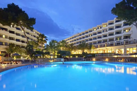 alua-miami-ibiza-zwembad alua-miami-ibiza-zwembad