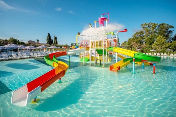 camping-cisano-waterglijbanen camping-cisano-waterglijbanen
