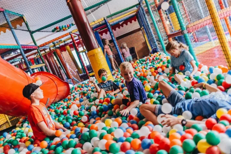 camping-beerze-bulten-binnenspeeltuin
