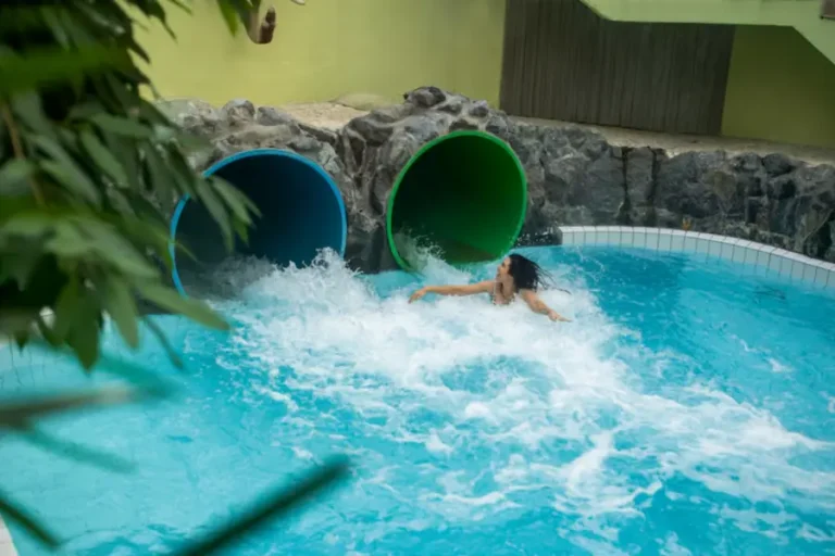 center-parcs-de-haan-subtropisch-zwembad