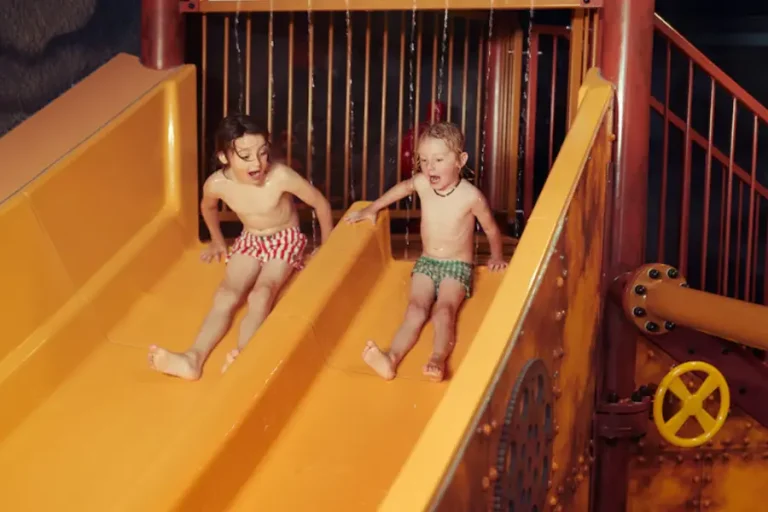 center-parcs-huttenheugte-met-kinderen