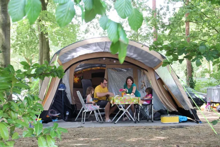 kamperen-molecaten-bosbad-hoeven