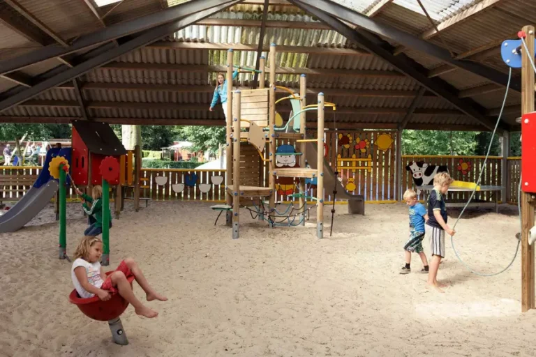 molecaten-park-t-hout-indoorspeeltuin