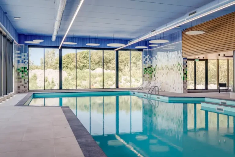 zwembad-landal-strand-resort-ouddorp