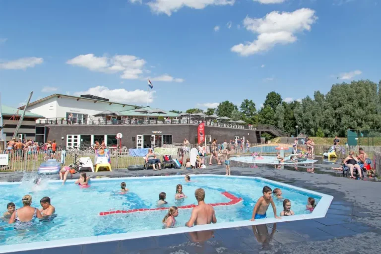 zwembad-molecaten-park-flevostrand